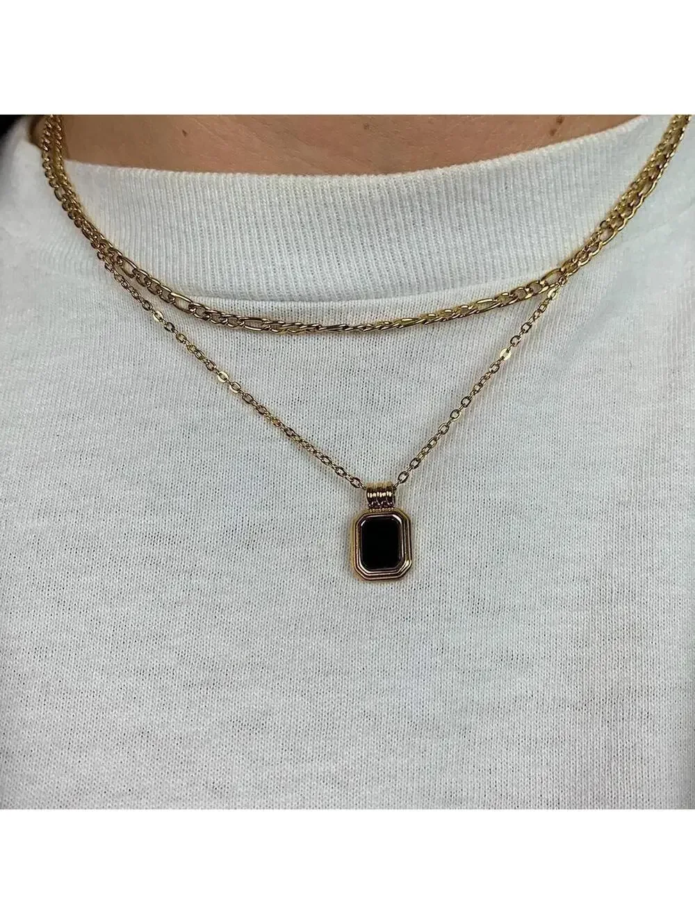 Vintage Style Classy Figaro Gold Chain Black jewel opal pendant necklace. Gold